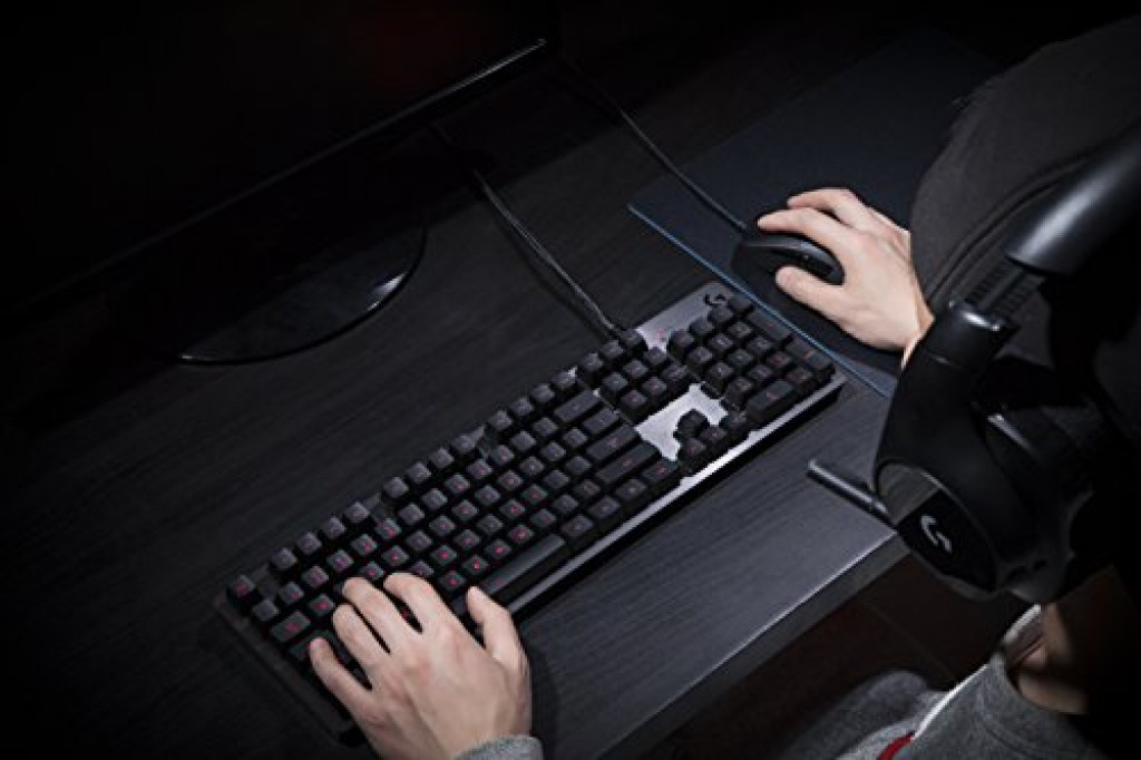 Logitech G413 Mechanical Gaming Keyboard, Romer-G with USB Pass-Through, US International Layout, Carbon Black Logitech G413 Mechanical Gaming Keyboard, Romer-G with USB Pass-Through, US International Layout, Carbon Black