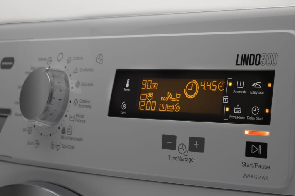 غسالة ملابس اتوماتيك 7 كجم، 1000 لفة فى الدقيقة من زانوسي ZWF7040SX TC3 - فضي