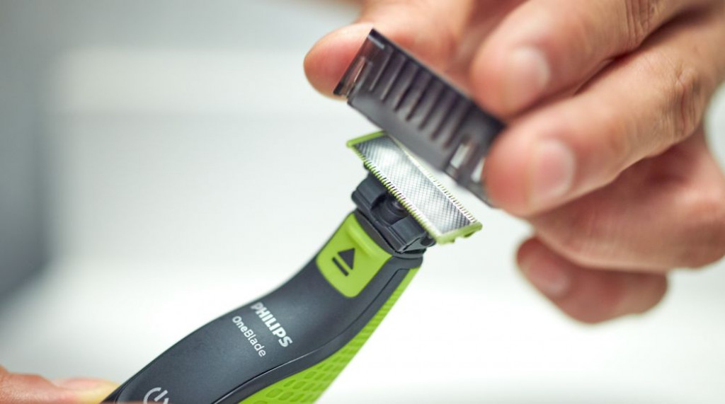 OneBlade Philips QP2520/20 Electric Trimmer and Shaver with 3 Combs OneBlade Philips QP2520/20 Electric Trimmer and Shaver with 3 Combs
