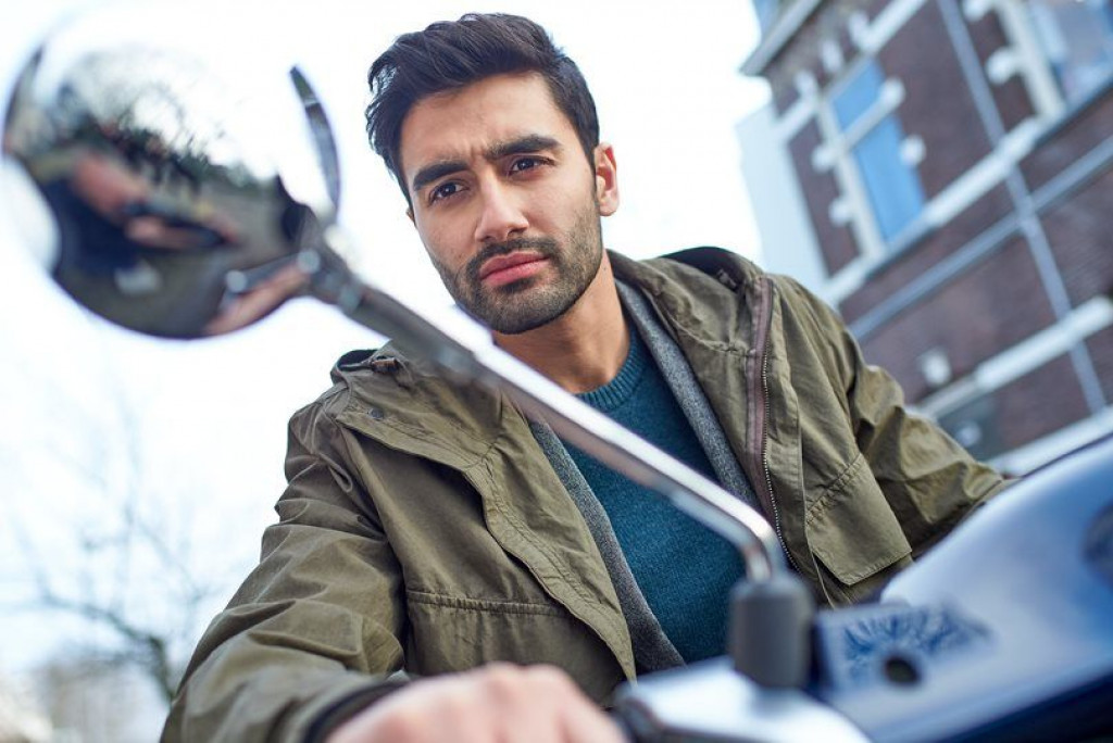 Philips BT1214/15 Beard Trimmer Series 1000 Stainless steel blades, USB charging, 4 stubble and beard combs Philips BT1214/15 Beard Trimmer Series 1000 Stainless steel blades, USB charging, 4 stubble and beard combs