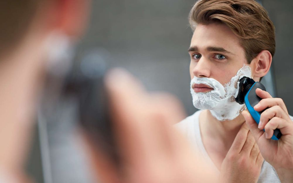 Philips AquaTouch Wet and dry electric shaver ComfortCut Blade System, 30 min cordless use/8 h charge, SmartClick precision trimmer S5050/06 Philips AquaTouch Wet and dry electric shaver ComfortCut Blade System, 30 min cordless use/8 h charge, SmartClick precision trimmer S5050/06