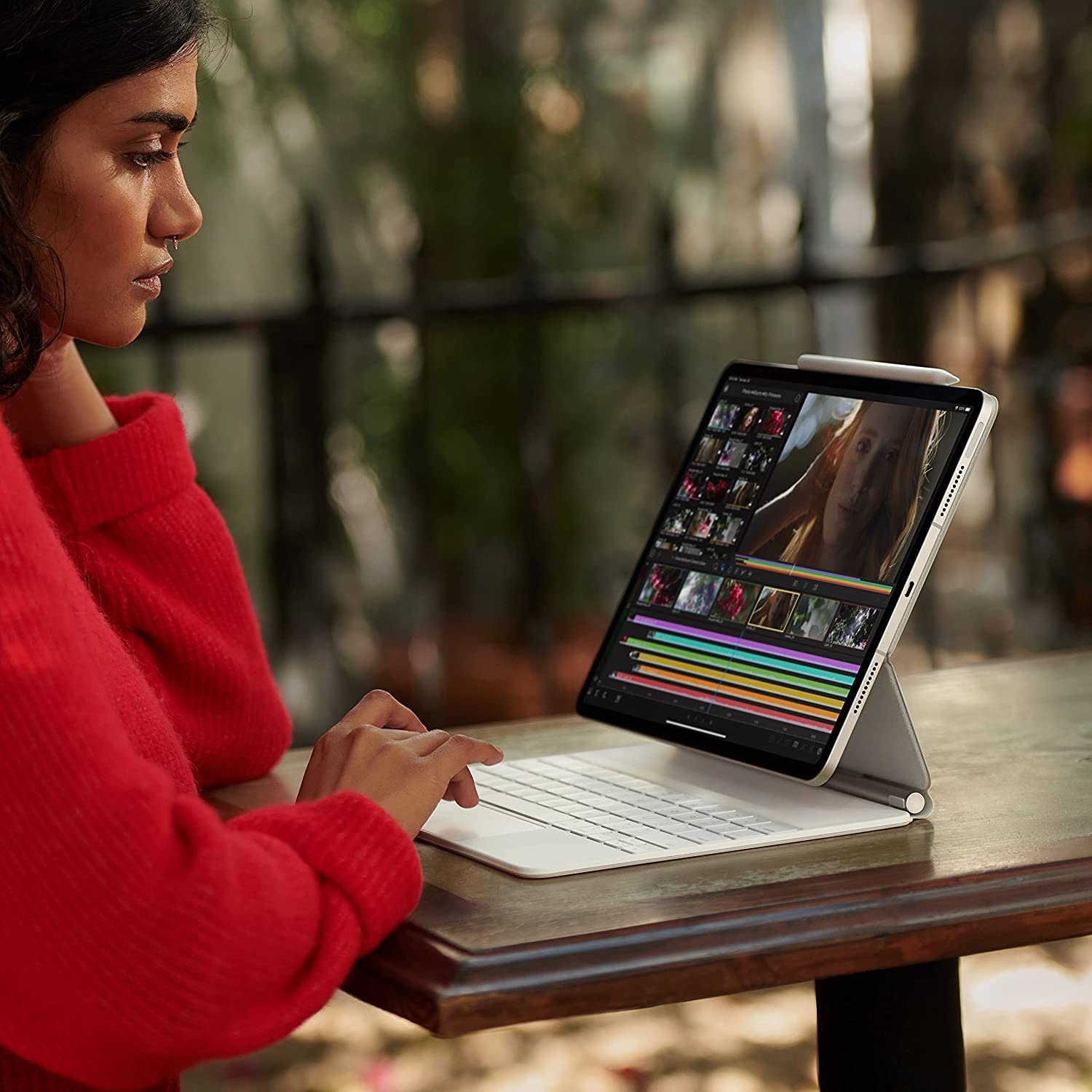 Apple iPad Pro 12.9 inch ( 2021 ), M1 chip, Wi-Fi+ Cellular, 1TB, Space Gray Apple iPad Pro 12.9 inch ( 2021 ), M1 chip, Wi-Fi+ Cellular, 1TB, Space Gray