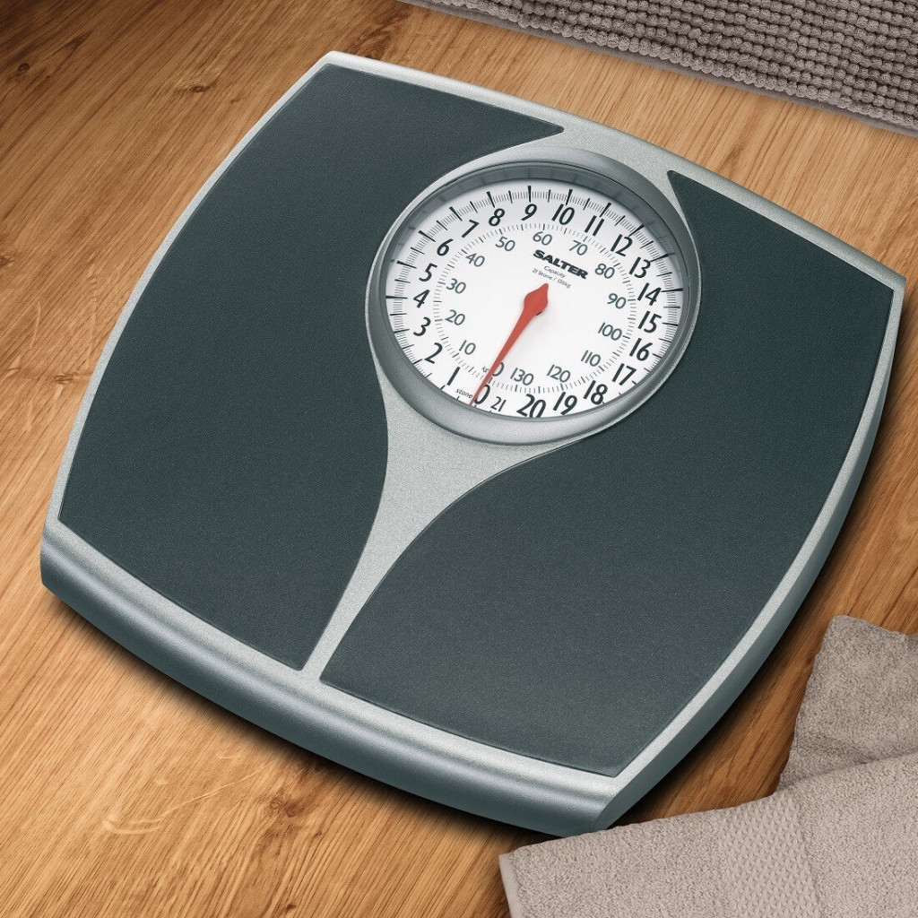 Salter 148 BKSVDR Speedo Dial Mechanical Scale, Oversized Dial for Easy Reading, Large Platform, 136KG Maximum Capacity, No Batteries Required, Accurate & Reliable, Measures in KG or LBS, Black/Silver Salter 148 BKSVDR Speedo Dial Mechanical Scale, Oversized Dial for Easy Reading, Large Platform, 136KG Maximum Capacity, No Batteries Required, Accurate & Reliable, Measures in KG or LBS, Black/Silver