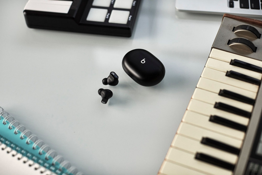 Beats Studio Buds True Wireless Noise Cancelling Earbuds - Black Beats Studio Buds True Wireless Noise Cancelling Earbuds - Black